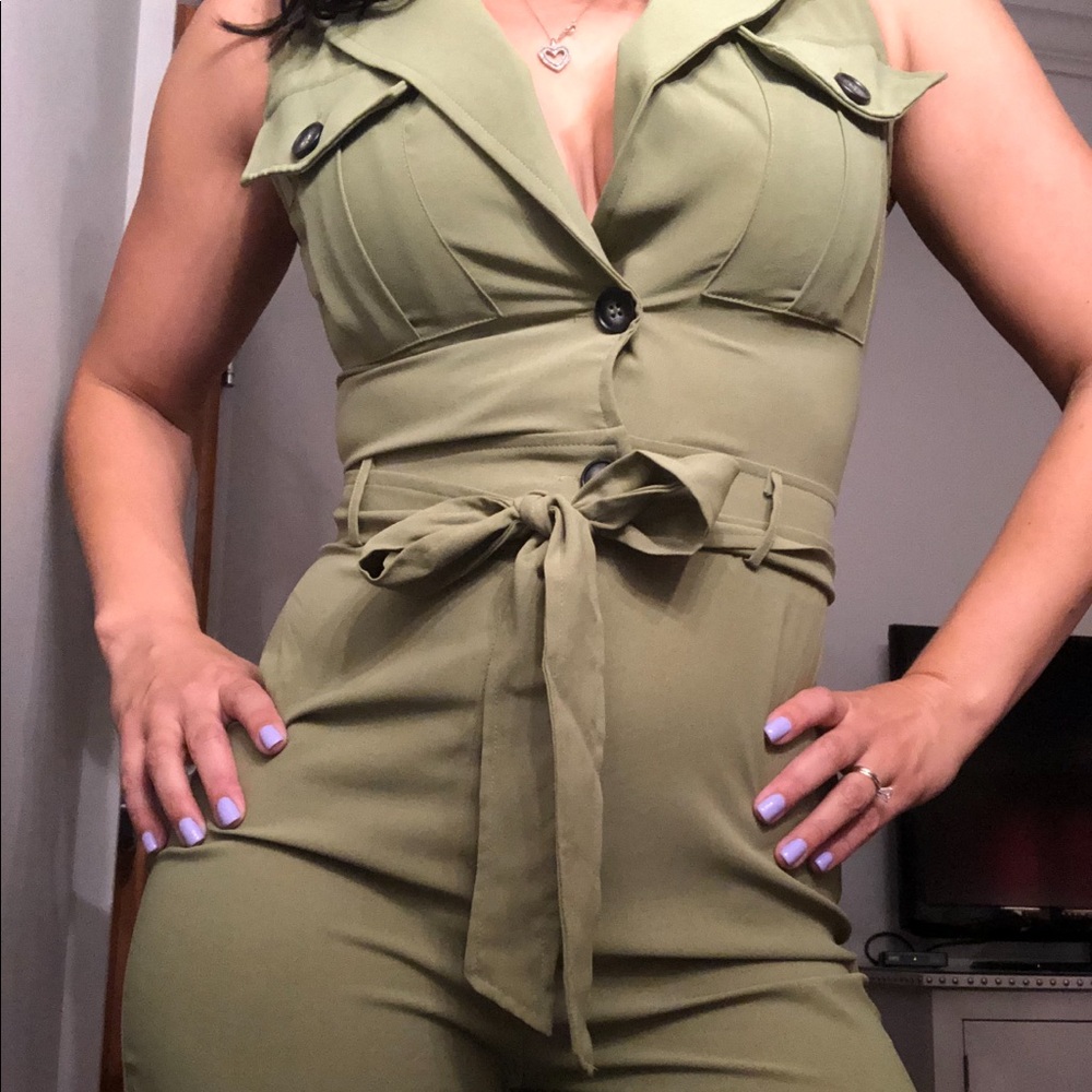 ❗️LAST ONE ❗️Medium Olive Women’s Pants Jumpsuit - Picture 4 of 7